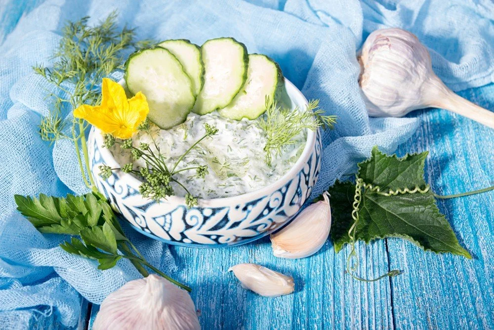 Smotanový dip s kôprom a orechami