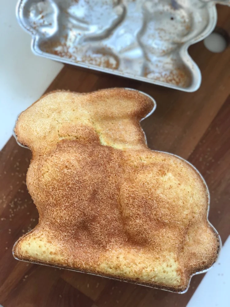 Nordic Ware forma na pečenie - veľkonočný zajačik, strieborná