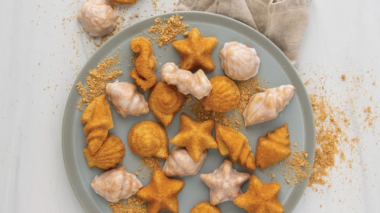 Tropické kokosové tortičky s rumovou polevou