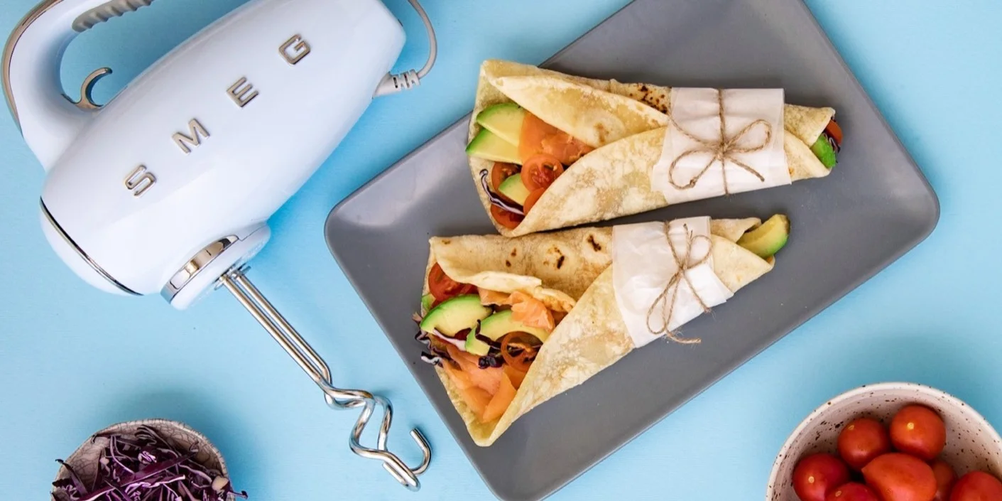 Wrapy s lososom, paradajkami a avokádom